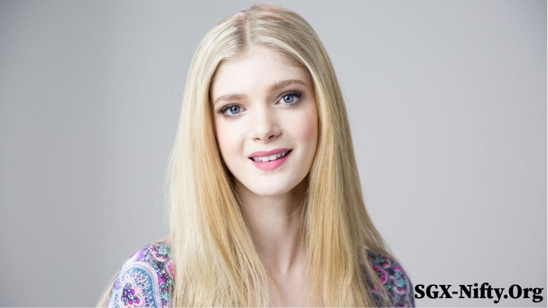 Elena Kampouris  Net Worth